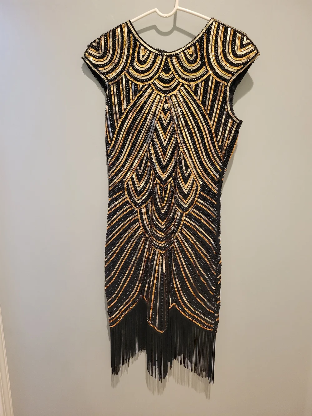 💃🏻Black and Gold Sequined Flapper Dress READ - Picture 3 of 8
